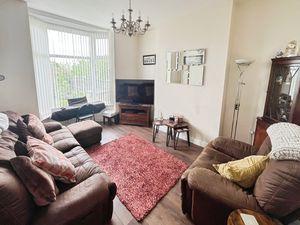 Lounge- click for photo gallery